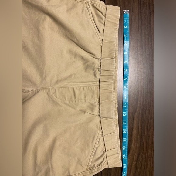 Lands End Women’s 16 Petite Mid Rise Khaki Pants - Picture 5 of 6